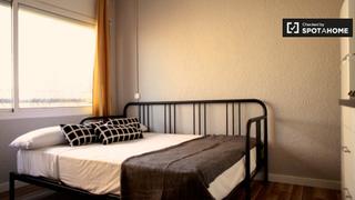 Rent Flat in Sant Andreu de Palomar. Estudio luminoso en alquiler en sant andreu, barcelona