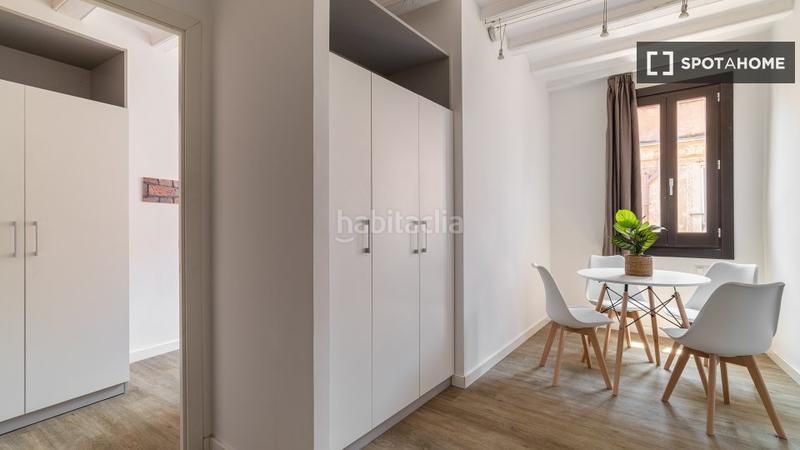 Foto f1f6fc37-bc74-4880-b74c-990342fa1af2. Affitto appartamento con riscaldamento in Raval Barcelona