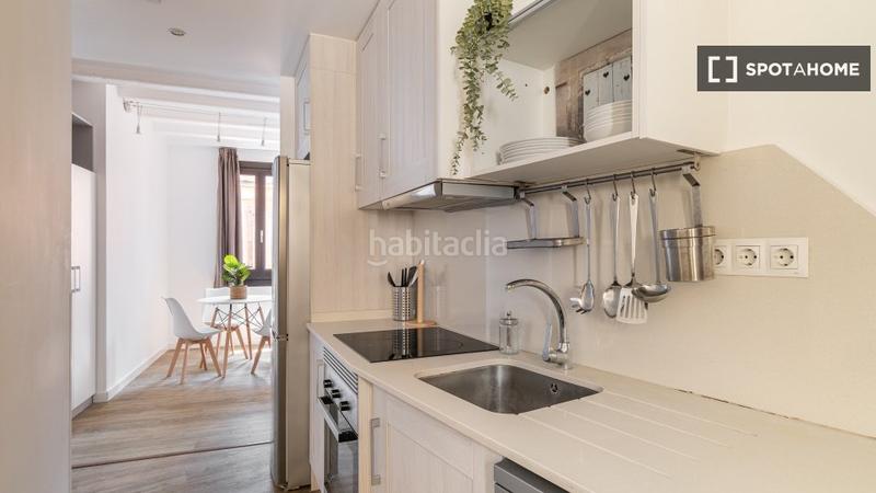 Foto dd73ddc1-9594-4575-a1a8-62b7d5b8d7ce. Lloguer pis amb calefacció a Raval Barcelona
