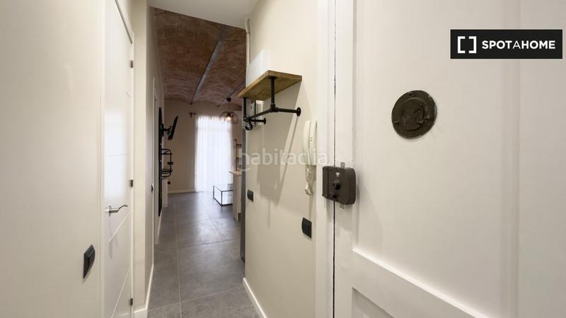 Foto 180b22f0-02ec-4089-8ce6-0a34f29f3ec2. Alquiler piso modesto apartamento de 2 dormitorios en alquiler en sants, en Barcelona