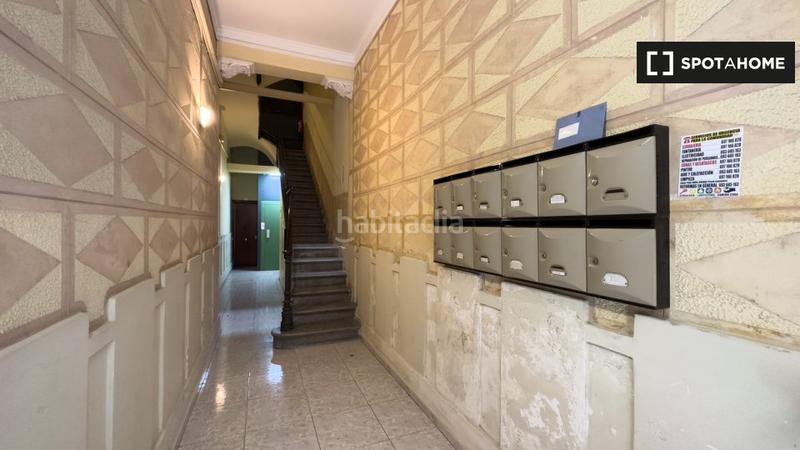 Foto d3fb1e49-f08d-4257-8e9c-50892f1ee56e. Alquiler piso modesto apartamento de 2 dormitorios en alquiler en sants, en Barcelona