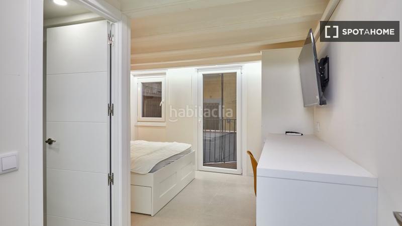 Foto e5b142b3-1856-482a-a45b-c8104ca0da27. Affitto appartamento con riscaldamento in Raval Barcelona