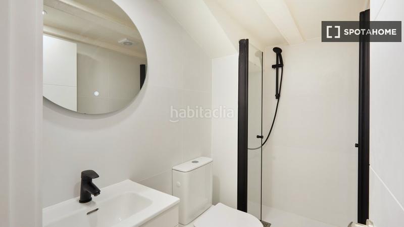 Foto 8f755546-6d3c-4026-abf9-8a53e51fef05. Alquiler piso estudio en alquiler en el Raval, en Barcelona