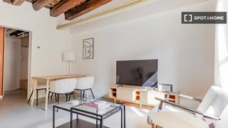 Rent Flat in St. Pere - Sta. Caterina - El Born. Piso de 2 habitaciones en alquiler en barcelona, sant pere