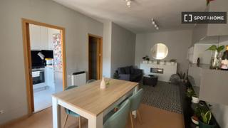 Miete Etagenwohnung in El Camp de l´Arpa del Clot. Apartamento de 2 dormitorios en alquiler en barcelona.