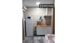 Rent Flat in Collblanc. Estudio en alquiler en collblanc, barcelona
