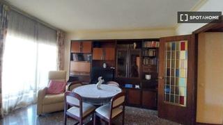 Location Appartement à Baix Guinardó. Piso de 4 habitaciones en alquiler en el baix guinardó, barcelon