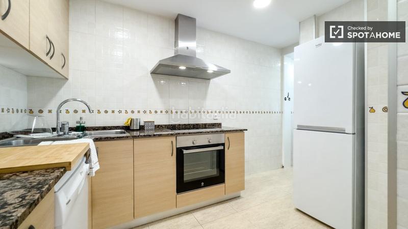 Foto 15c5f1dd-3792-41de-9f05-2ea051e97ef3. Alquiler piso  en alquiler de 3 habitaciones en el camp den grassot en Barcelona