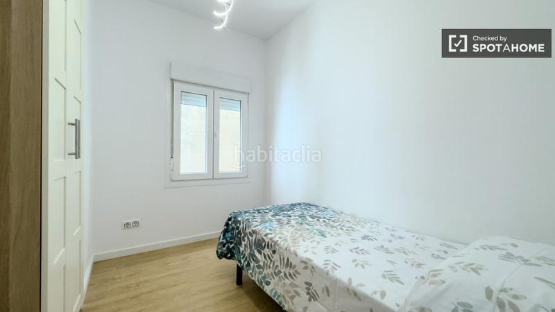 Foto a1ad5635-ebcb-431d-bd2d-b881c361a48b. Alquiler piso  en alquiler de 3 habitaciones en el camp den grassot en Barcelona