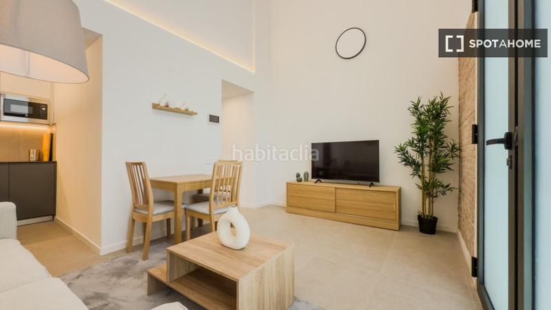 Foto e3205fbb-ed40-4cf0-a4b8-a746469ab85d. Lloguer pis amb calefacció a El Poble Sec - Parc de Montjuïc Barcelona