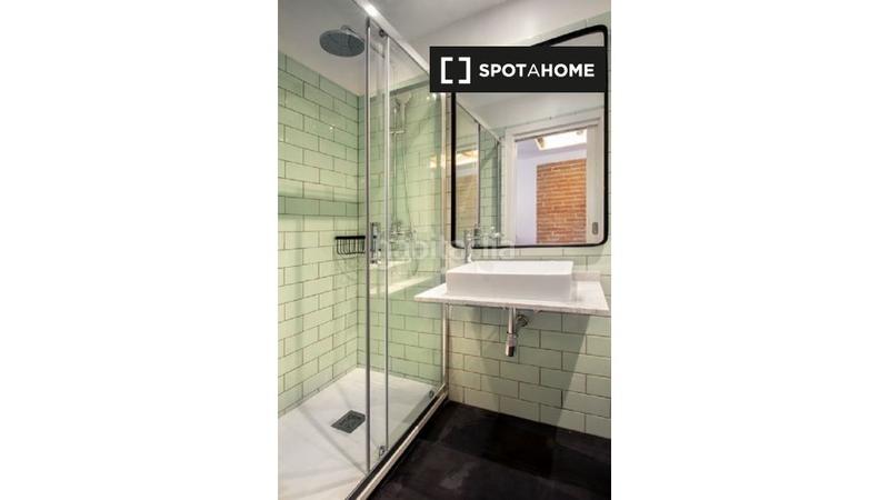 Foto b677deee-037d-4567-a94f-0d39c6a5b520. Alquiler piso estudio en alquiler en el poble sec, en Barcelona