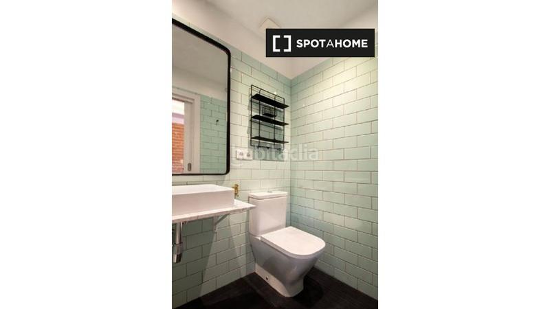 Foto bd8108e7-c0b6-4505-8005-3ec5700e2594. Alquiler piso estudio en alquiler en el poble sec, en Barcelona