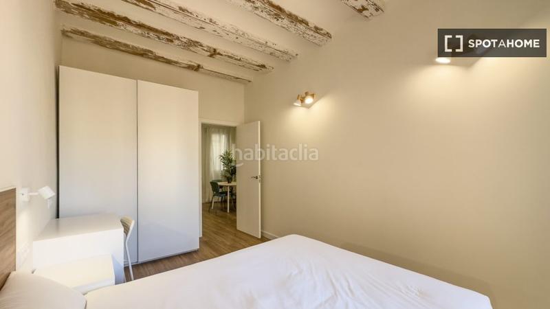 Foto c8a49688-946e-4ee8-9b72-57bb93779d66. Alquiler piso  en alquiler en el Raval, en Raval Barcelona