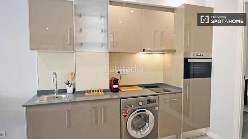 Foto 85f0e8b8-7d56-4326-9feb-e06ae9c3b2d6. Alquiler piso elegante apartamento estudio en alquiler Poblenou, en Barcelona