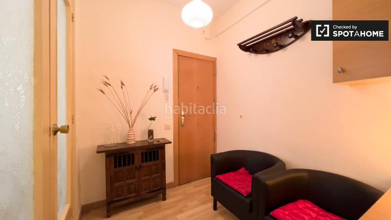 Foto e3c7081c-cb00-40d9-90cc-40a2d2cc4752. Alquiler piso estudio en alquiler en el poble sec, en Barcelona