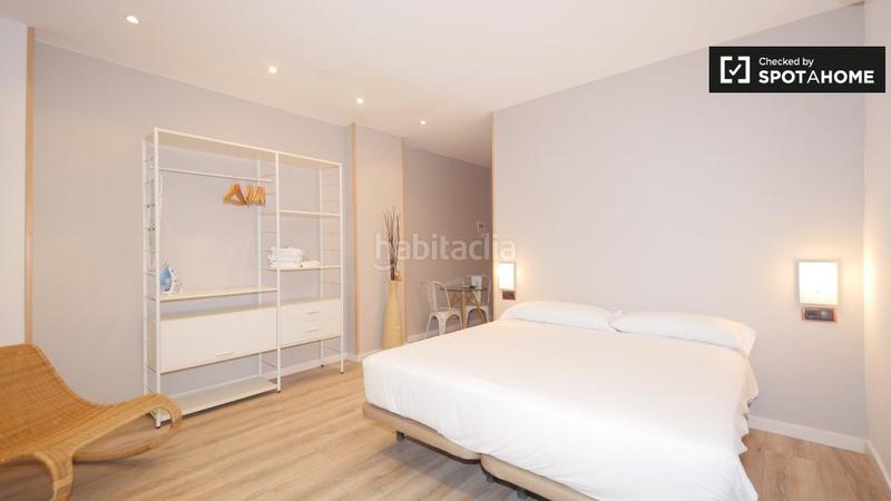 Foto 93f95955-5943-4d9d-8404-c3632cae3653. Alquiler piso elegante estudio en alquiler, barri Gòtic, en Barcelona