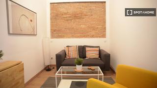 Miete Etagenwohnung in Raval. Piso de 2 habitaciones en alquiler en el raval, barcelona.