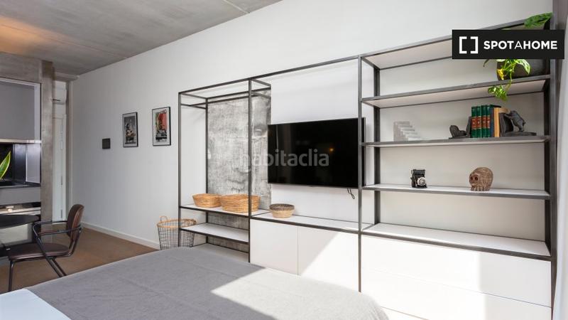 Foto ca895f4b-0157-4e00-a3a2-462eb7c7c732. Alquiler piso estudio amueblado en un coliving en Barcelona