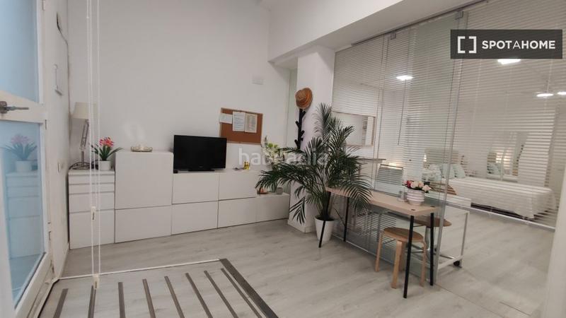 Foto 758080d0-7c50-4b03-bde5-5dd0ee41f529. Alquiler piso estudio en alquiler en Horta, en Horta Barcelona