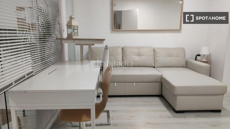 Foto 8d0b033c-a55f-42b7-8f58-dc7a2f422d24. Alquiler piso estudio en alquiler en Horta, en Horta Barcelona