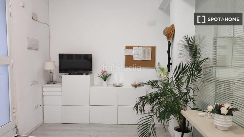 Foto c82d433c-9d0c-447b-b622-3d9e7c8267ac. Alquiler piso estudio en alquiler en Horta, en Horta Barcelona
