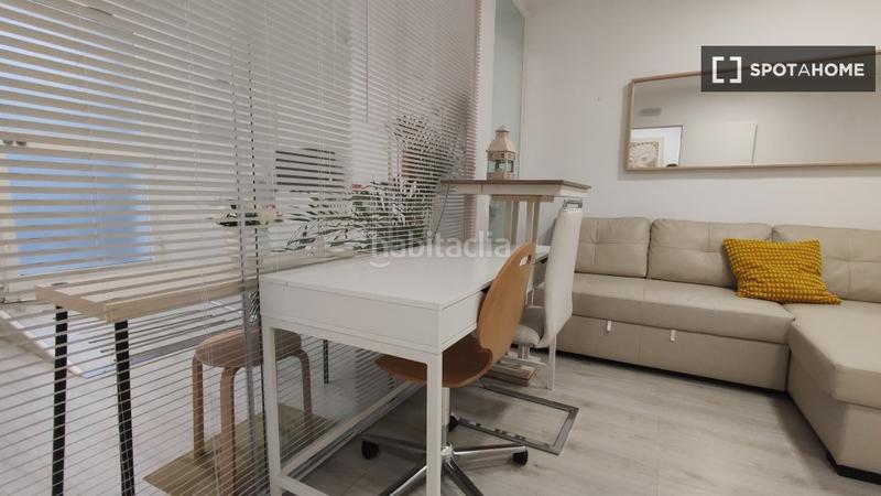 Foto ce000dee-bed4-4c69-9421-5ff635d0b46c. Alquiler piso estudio en alquiler en Horta, en Horta Barcelona