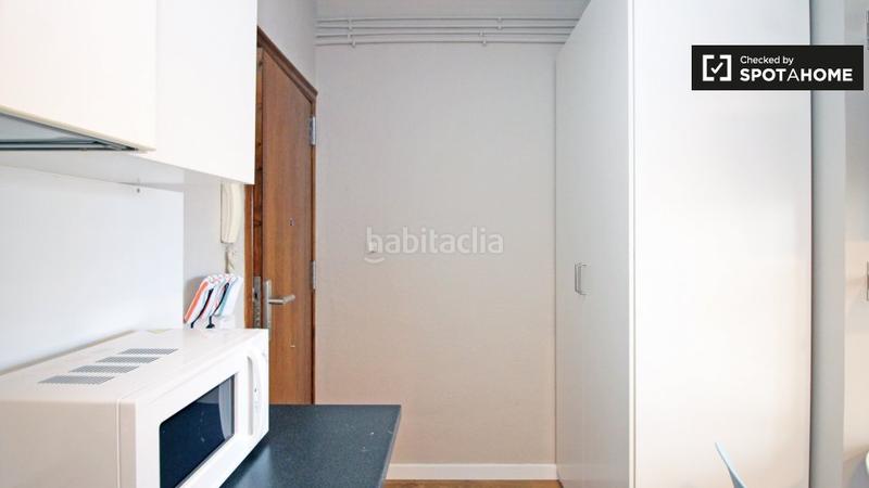 Foto 1696ea5d-a006-4dd5-9db1-3419b3b0220a. Alquiler piso apartamento estudio compacto en alquiler en sant andreu, en Barcelona