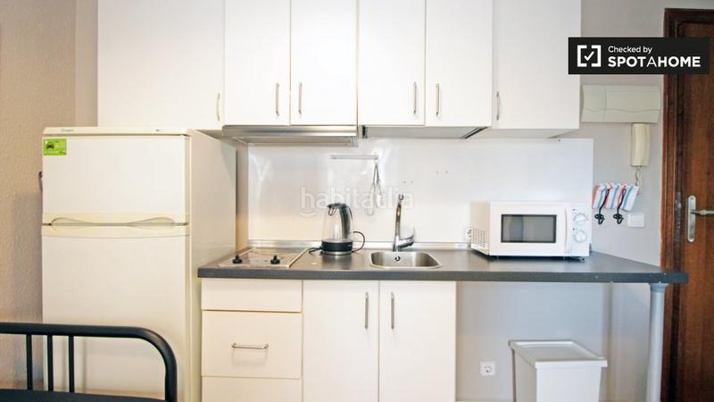 Foto 9bd4b9e9-5a57-46cf-af8e-00bf371cb2f4. Alquiler piso apartamento estudio compacto en alquiler en sant andreu, en Barcelona