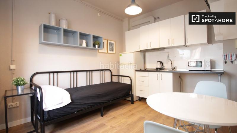 Foto a0c63f83-2baa-4261-a669-c0a1a300c678. Alquiler piso apartamento estudio compacto en alquiler en sant andreu, en Barcelona