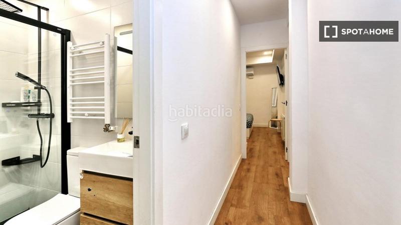 Foto f0e71d3b-f3b9-471b-899f-fa70fe4a4a4d. Rent flat with heating in Poblenou Barcelona