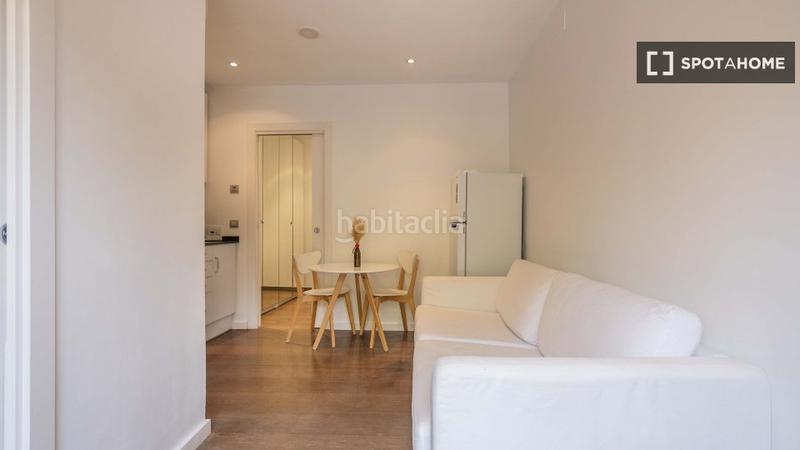 Foto 3fc0a736-9e64-4b83-ab73-8ec4a3bcce60. Miete etagenwohnung mit heizung in El Coll Barcelona