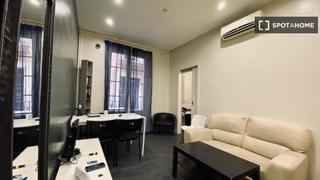 Lloguer Pis a St. Pere - Sta. Caterina - El Born. Apartamento entero de 3 habitaciones en barcelona.