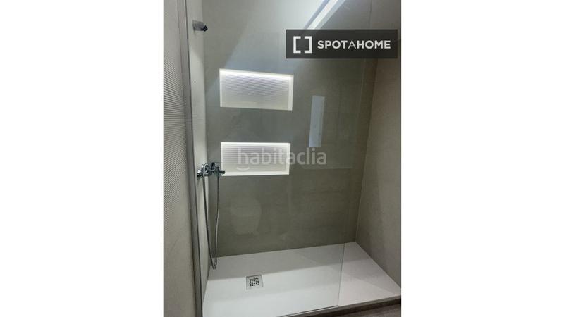 Foto 53f9b0fc-f101-4516-851b-e0b33ddf997a. Alquiler piso  de 3 habitaciones en alquiler en gracia, . en Barcelona