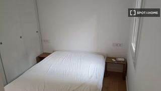 Alquiler Piso en Sants-Badal. Apartamento de 2 habitaciones en alquiler en la torrassa, barcel