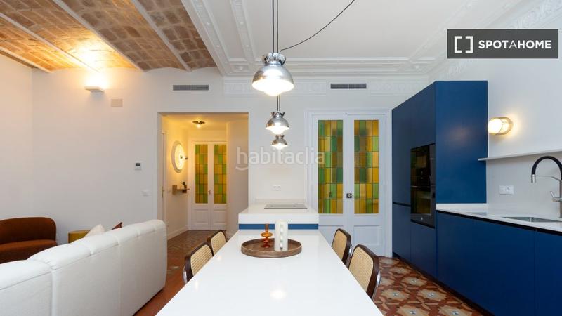 Foto 0a4d50c7-e40c-4826-beee-16714ff522f6. Alquiler piso  en alquiler de 4 habitaciones en la dreta de leixample en Barcelona