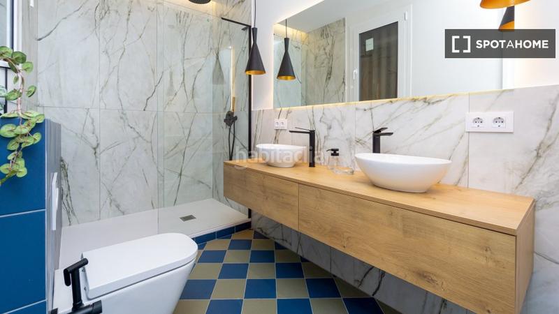 Foto cdeb88e2-8d63-4f35-8367-f775813b48b3. Alquiler piso  en alquiler de 4 habitaciones en la dreta de leixample en Barcelona