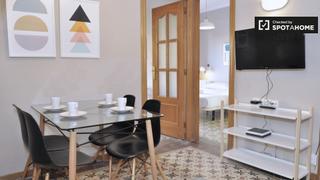 Lloguer Pis a Sants-Badal. Encantador apartamento de 3 dormitorios en alquiler en sants, ba