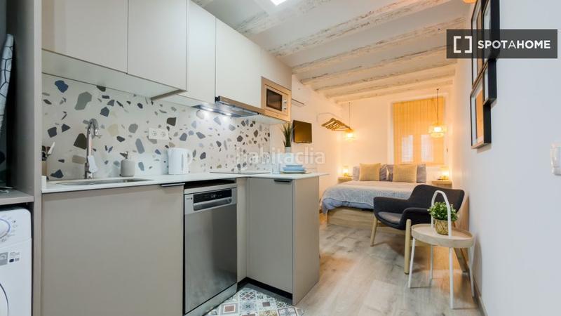 Foto 5eacf0d2-73d9-469d-8dd9-2e8905c5f4ce. Alquiler piso estudio en alquiler, el Raval, en Raval Barcelona