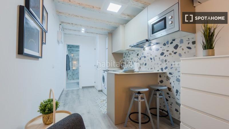 Foto d123dce1-dec4-4d72-b588-bfed44b485cf. Alquiler piso estudio en alquiler, el Raval, en Raval Barcelona