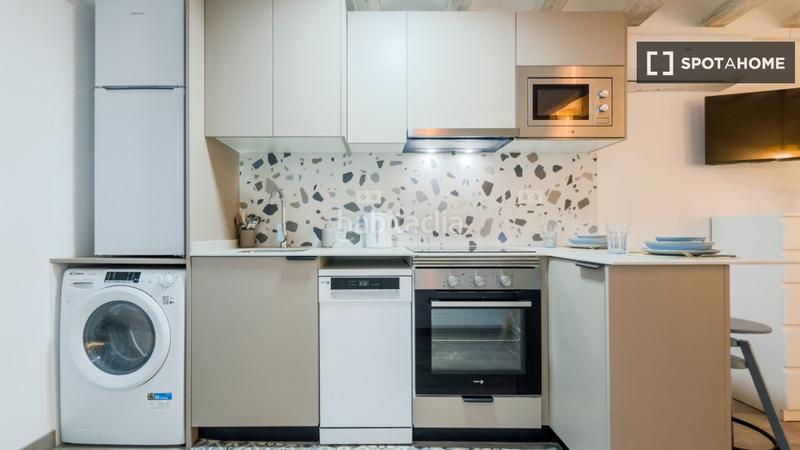 Foto 05bc55a1-59b6-4ee5-a77e-da4d4e8e33e4. Alquiler piso estudio en alquiler, el Raval, en Raval Barcelona