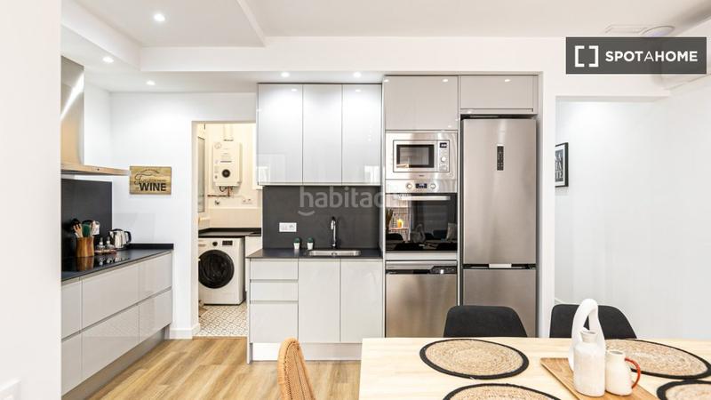 Foto cc3f7a62-fe19-48d2-8acf-34809fc8235b. Alquiler piso apartamento entero de 3 habitaciones . en Barcelona