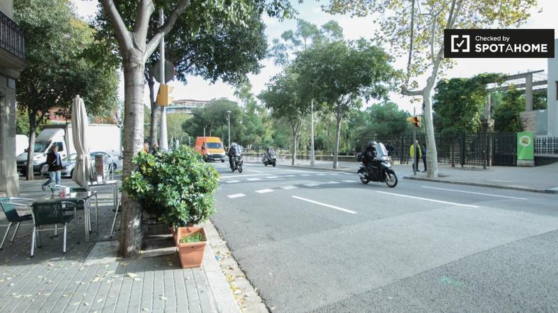 Foto f5548022-f60a-4916-af9f-e25007d769a3. Lloguer pis amb calefacció a La Nova Esquerra de l´Eixample Barcelona