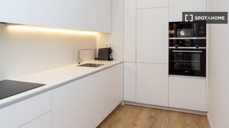 Foto 5971111b-a6ee-4d0b-b3e0-0bc1fcfae4c1. Alquiler piso  de 3 habitaciones en alquiler . en Barcelona