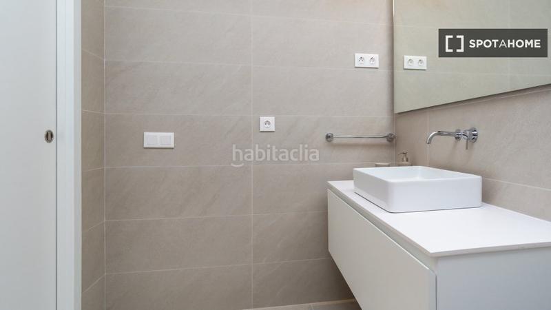 Foto b3754646-8799-4bdf-8bdf-be09609197d9. Alquiler piso  de 3 habitaciones en alquiler . en Barcelona