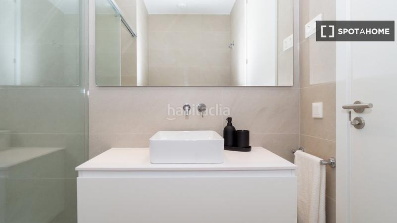 Foto e6394eb0-54a8-4ebf-8f2a-47fe121826bf. Alquiler piso  de 3 habitaciones en alquiler . en Barcelona