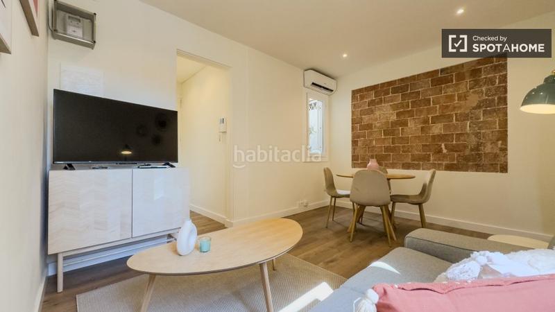 Foto e0e8bd73-3d02-4847-8ea4-1654a08894cb. Lloguer pis amb calefacció a Sant Antoni Barcelona