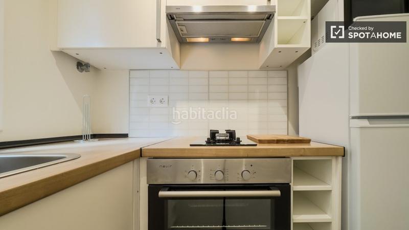 Foto 0eb53a0e-d63d-4d9f-80d4-3bf2af357aef. Rent flat with heating in Sant Antoni Barcelona