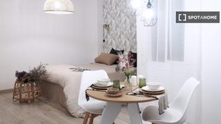 Affitto Appartamento in Sants. Estudio en alquiler en les corts, barcelona