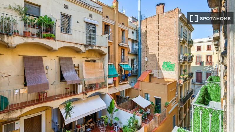 Foto 2dff65ff-e420-4880-88eb-2659f0aec52c. Affitto appartamento con riscaldamento in Raval Barcelona
