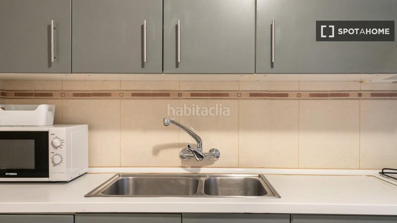 Foto 5a82acfb-701a-48cc-94f4-7f6839ba6454. Alquiler piso  de 2 habitaciones en alquiler en Sant Antoni, en Barcelona